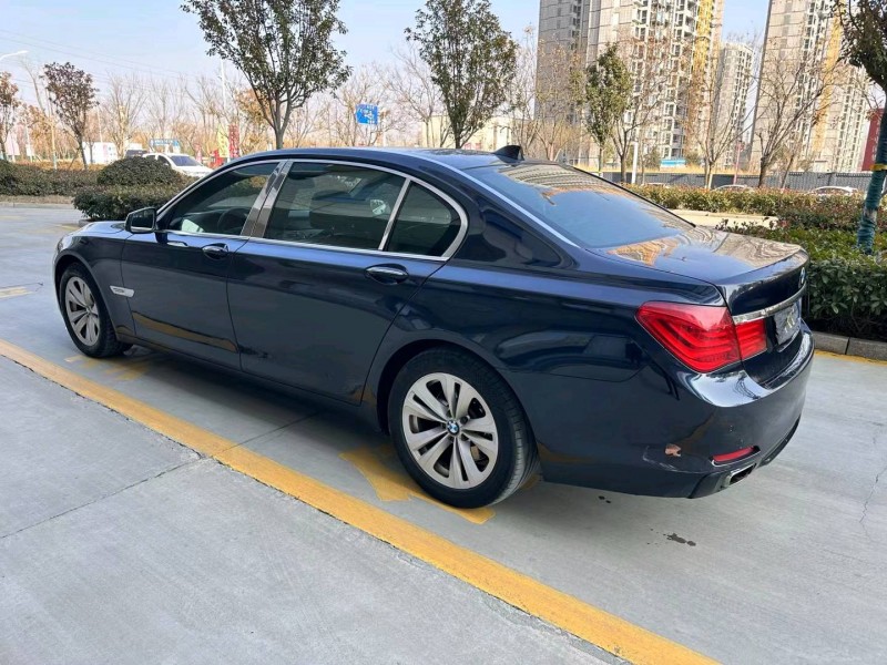 济宁11年宝马7系7