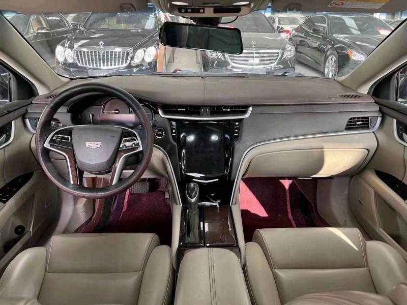 济宁17年凯迪拉克XTS4