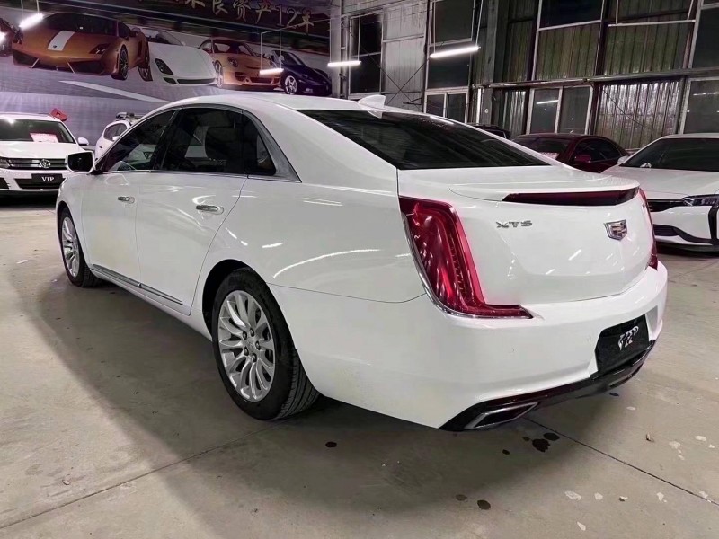 济宁18年凯迪拉克XTS8