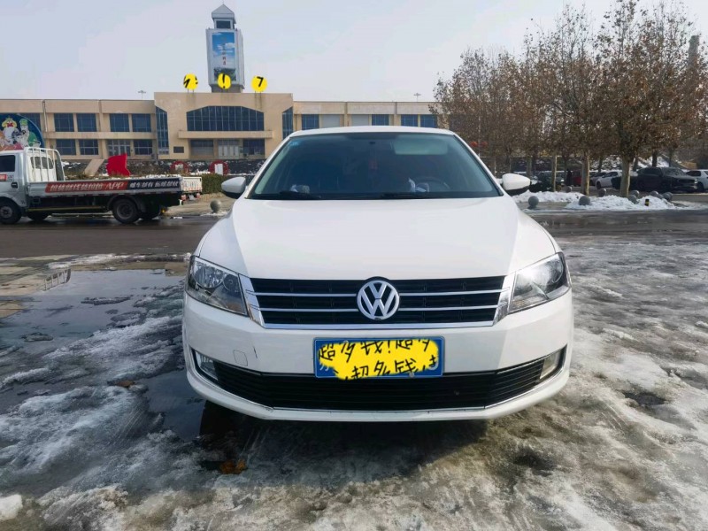 济南16年大众朗逸1