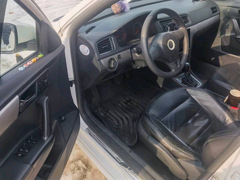 济南16年大众朗逸5