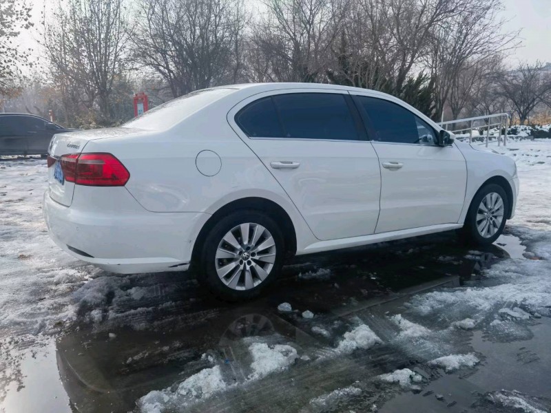 济南16年大众朗逸7