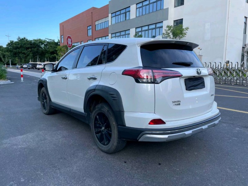 苏州19年丰田RAV49