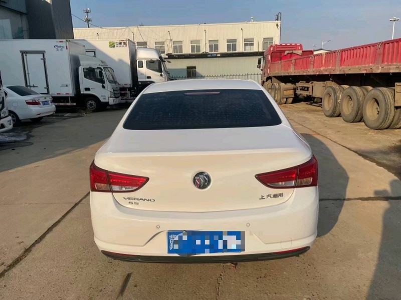 保定18年别克威朗8