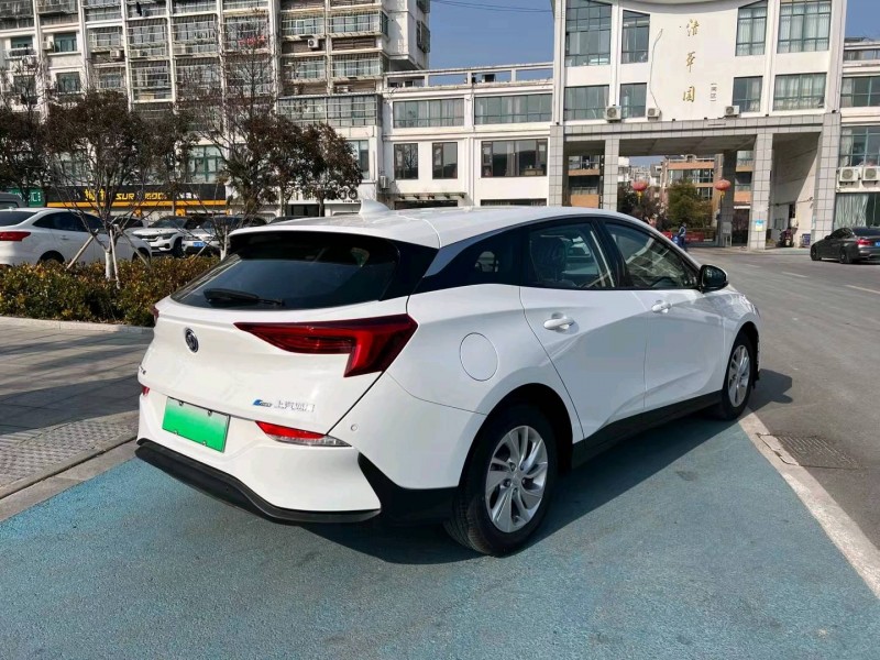 盐城23年别克微蓝4