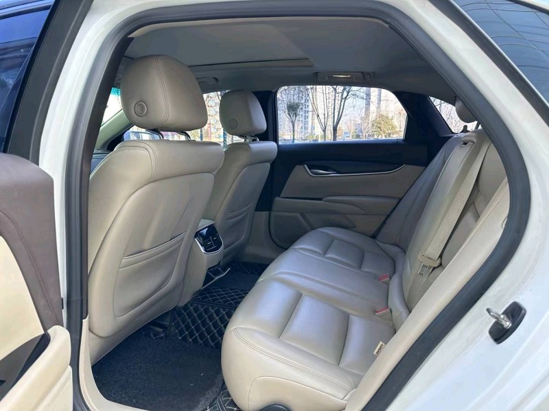 济宁17年凯迪拉克XTS6