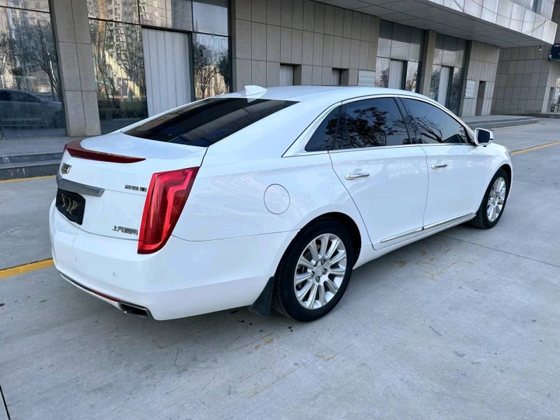 济宁17年凯迪拉克XTS8