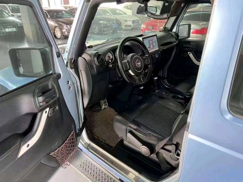 苏州12年Jeep牧马人9