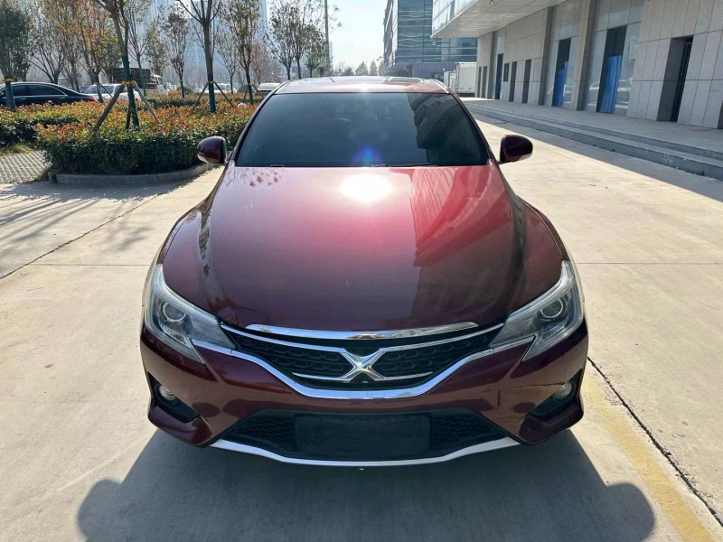 济宁14年丰田锐志1