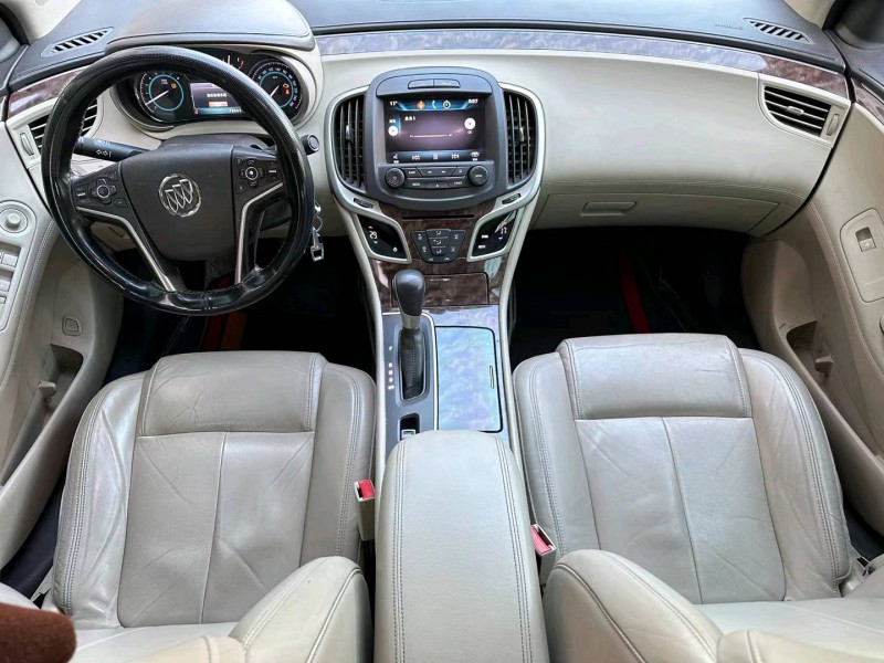 济宁14年别克君越5