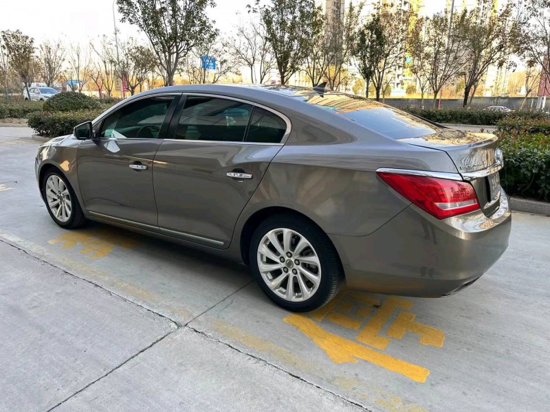 济宁14年别克君越7