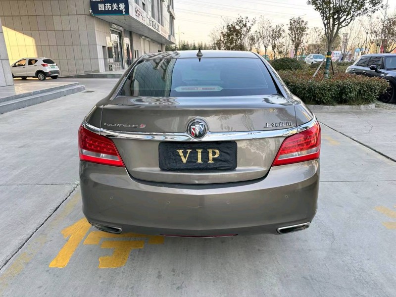 济宁14年别克君越9