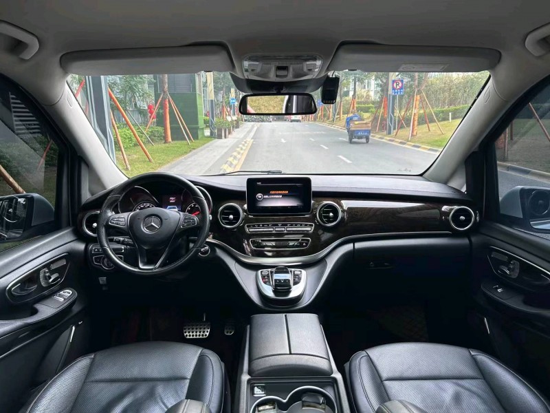 广州18年奔驰V5