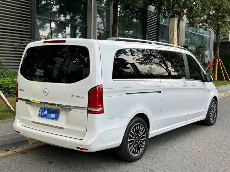 广州18年奔驰V7