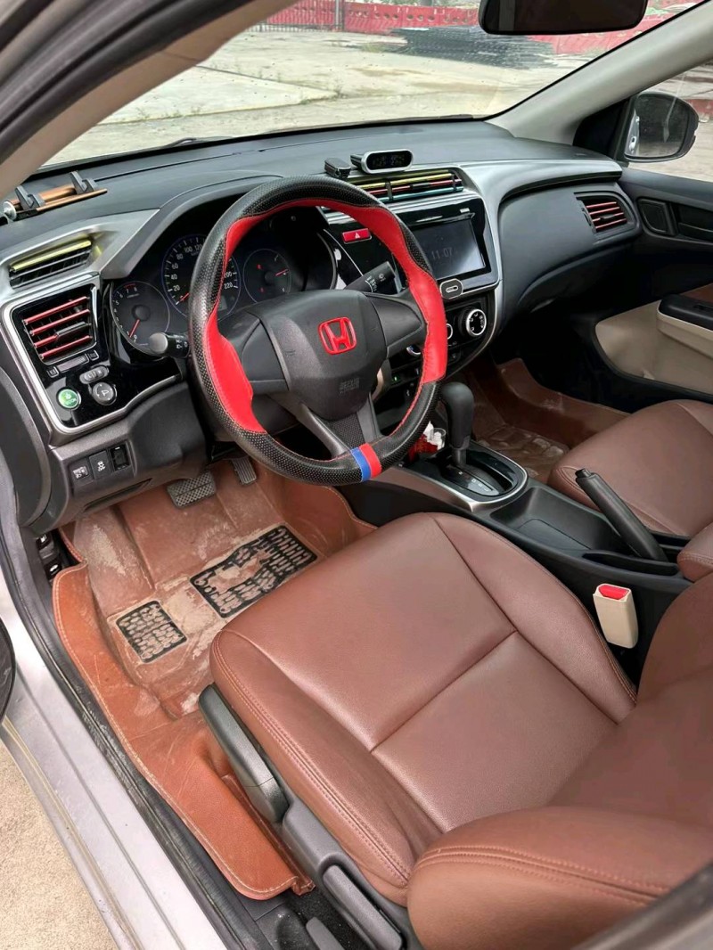 广州17年本田锋范4