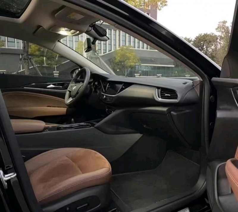 珠海23年别克君威8