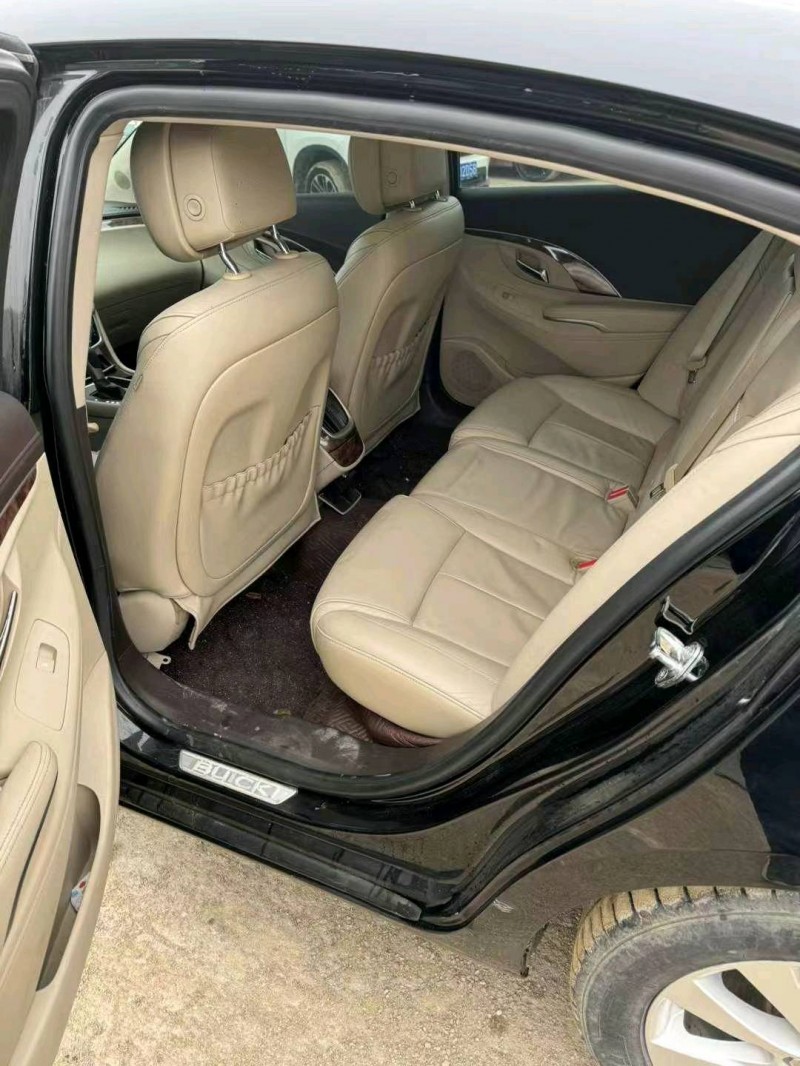 枣庄15年别克君越3