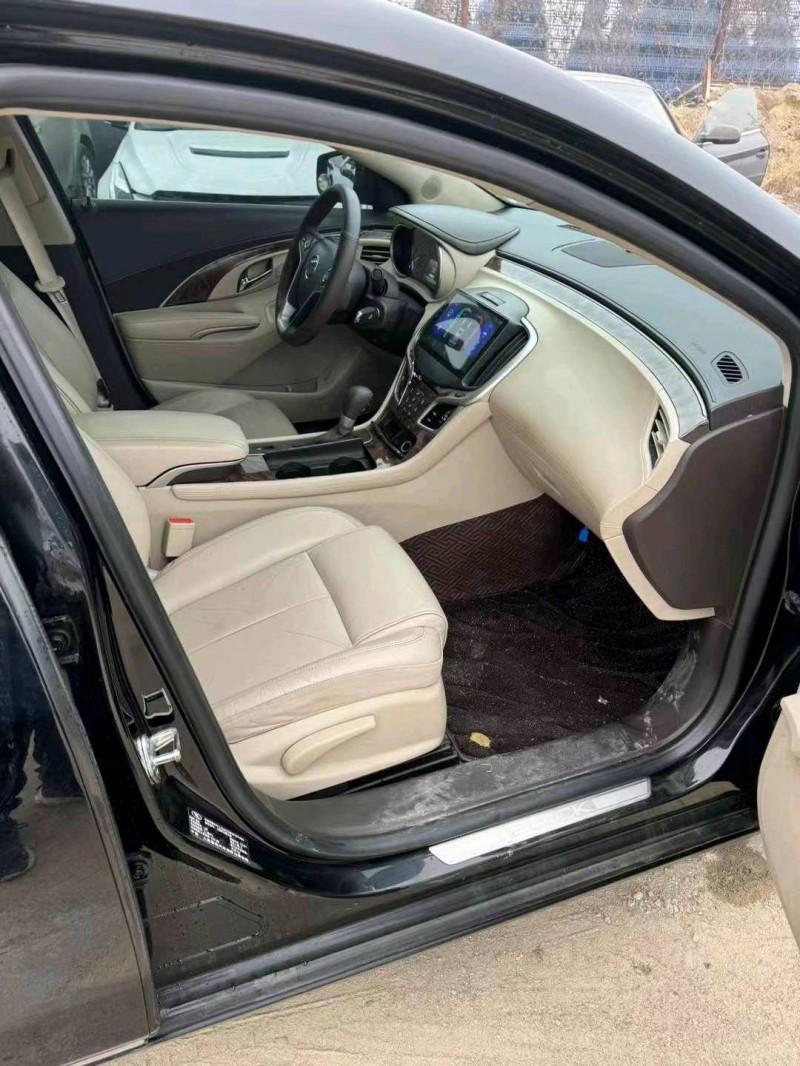 枣庄15年别克君越7