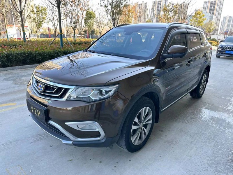 济宁17年吉利博越3