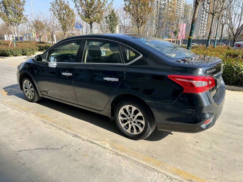 济宁17年日产轩逸7