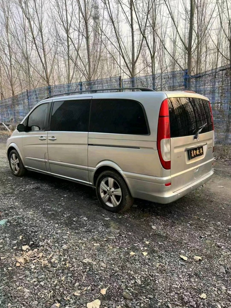东营10年奔驰唯雅诺5