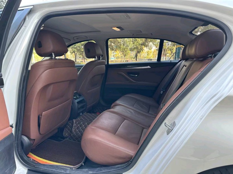 济宁17年宝马5系4