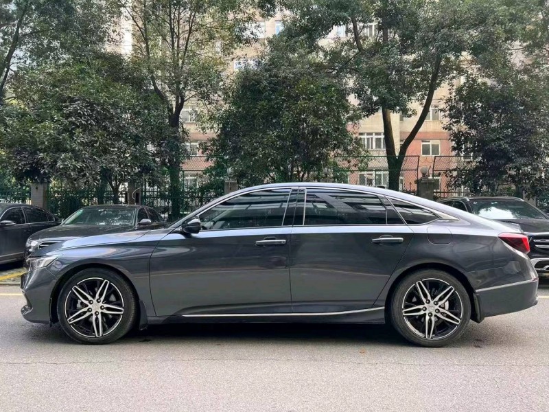 嘉兴22年本田雅阁3