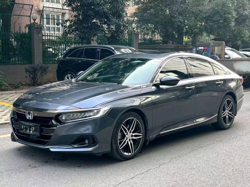 嘉兴22年本田雅阁9