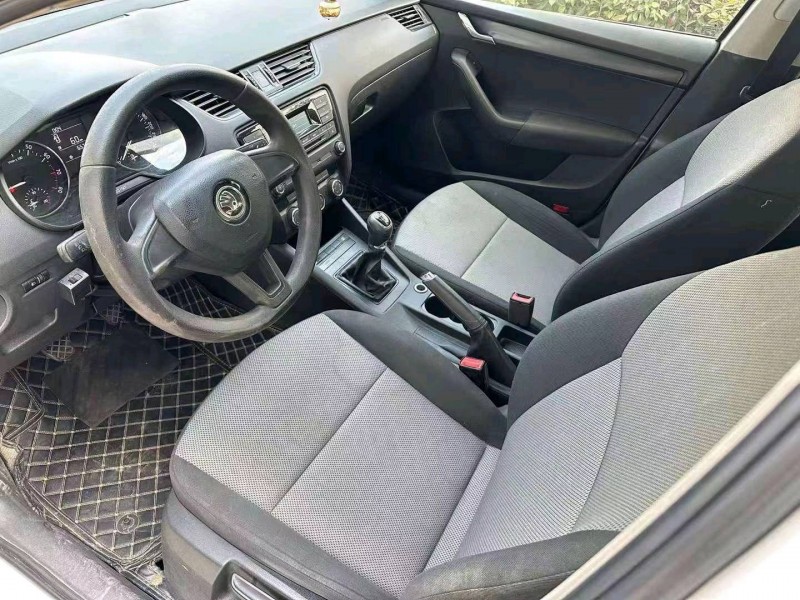 枣庄18年斯柯达明锐7