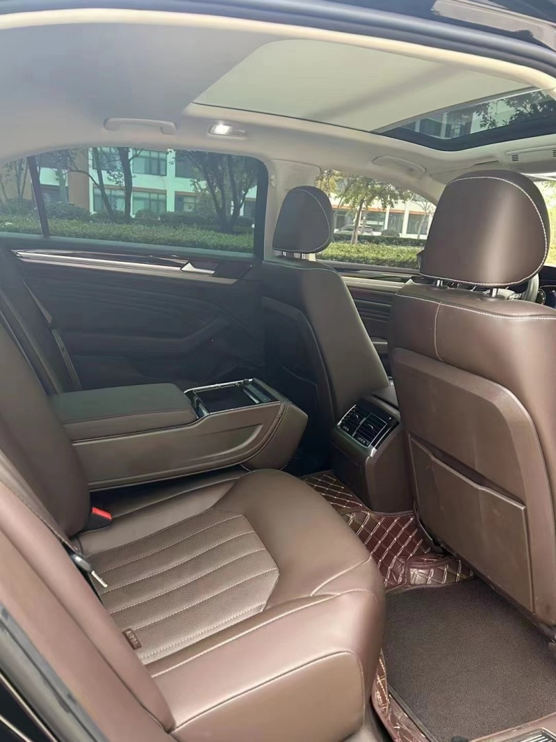 济宁22年大众辉昂5