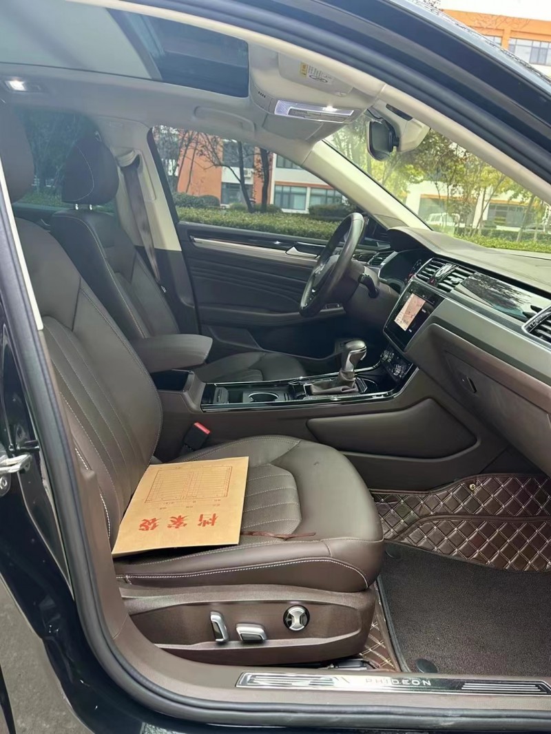 济宁22年大众辉昂6