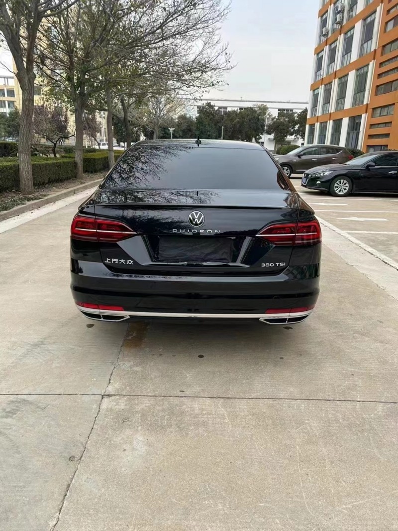 济宁22年大众辉昂9