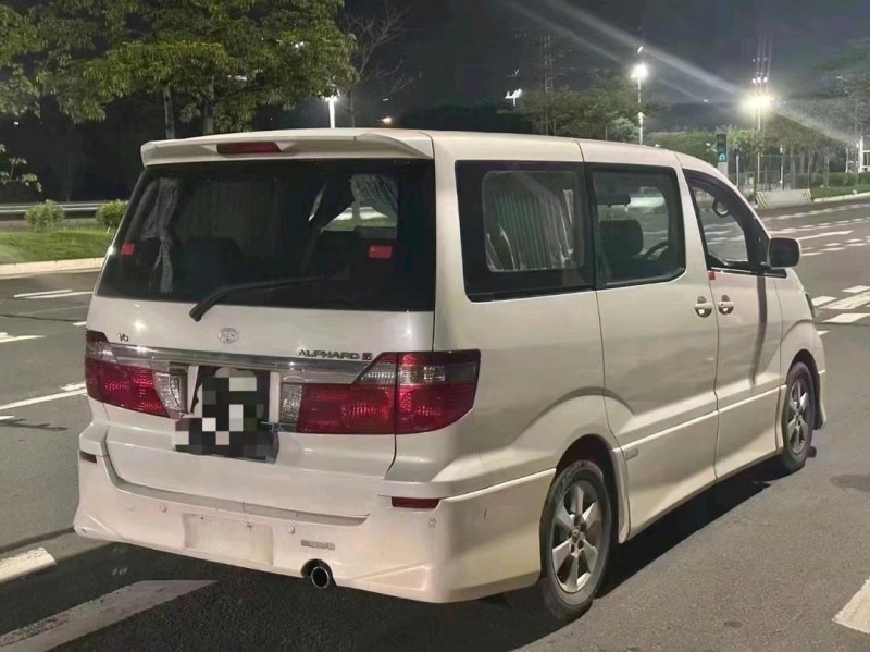 深圳09年丰田埃尔法4