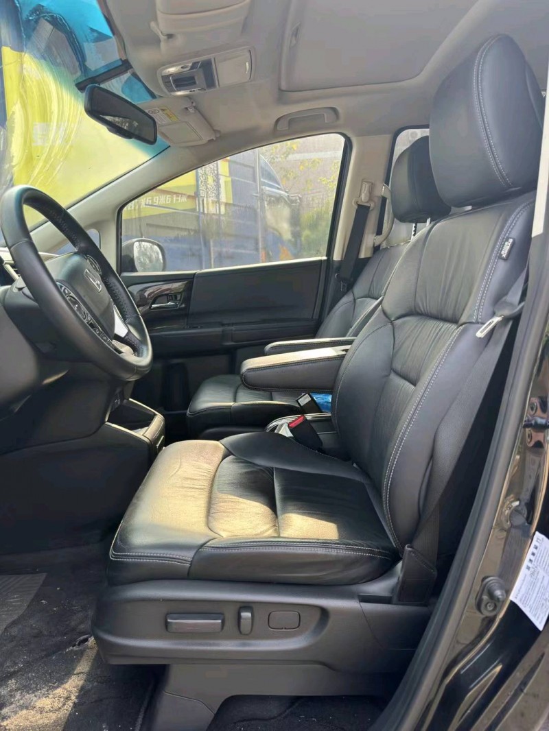 深圳18年本田艾力绅3