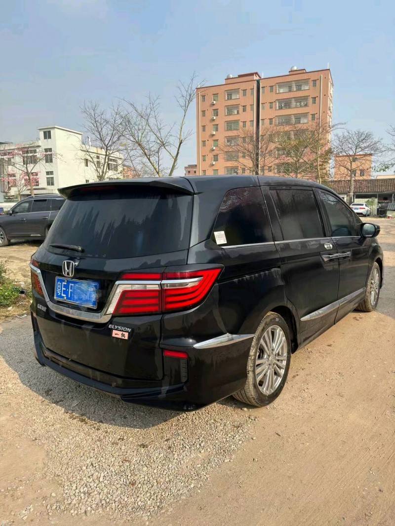 深圳18年本田艾力绅5