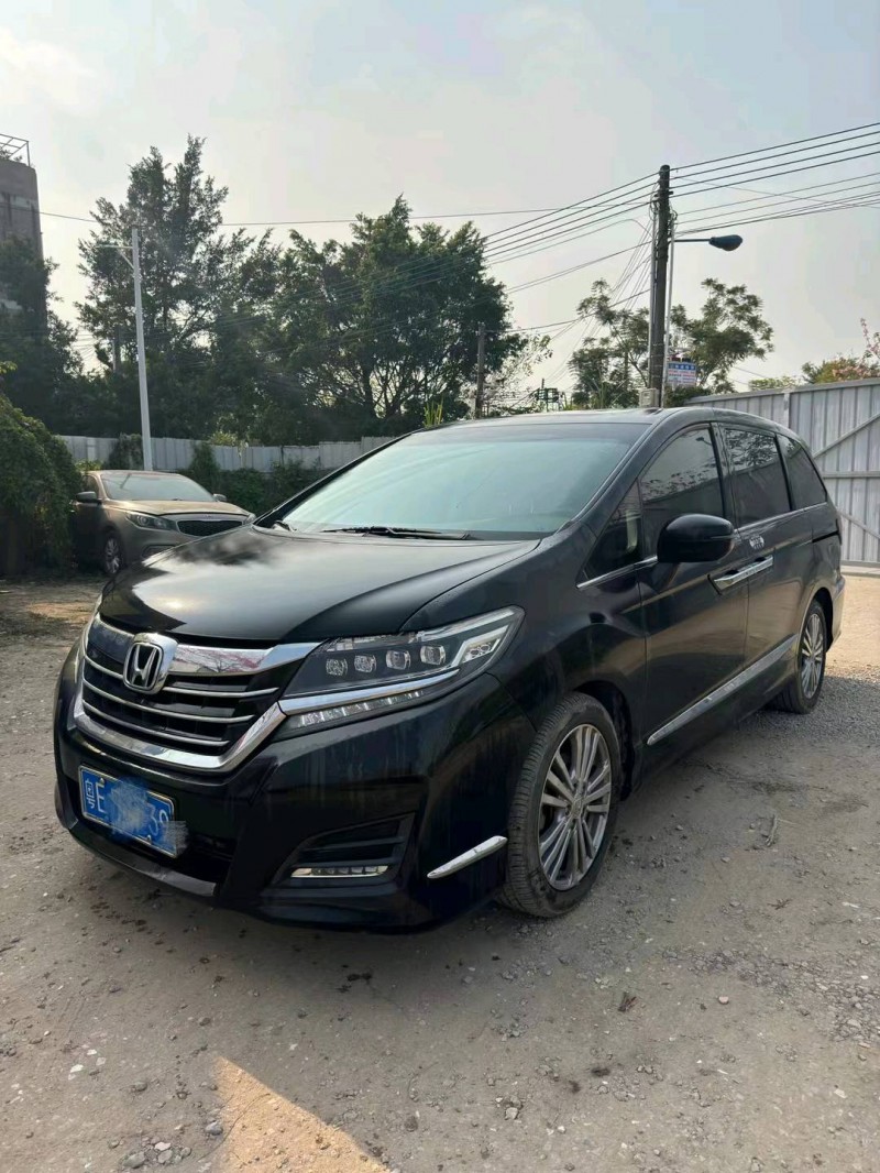 深圳18年本田艾力绅8