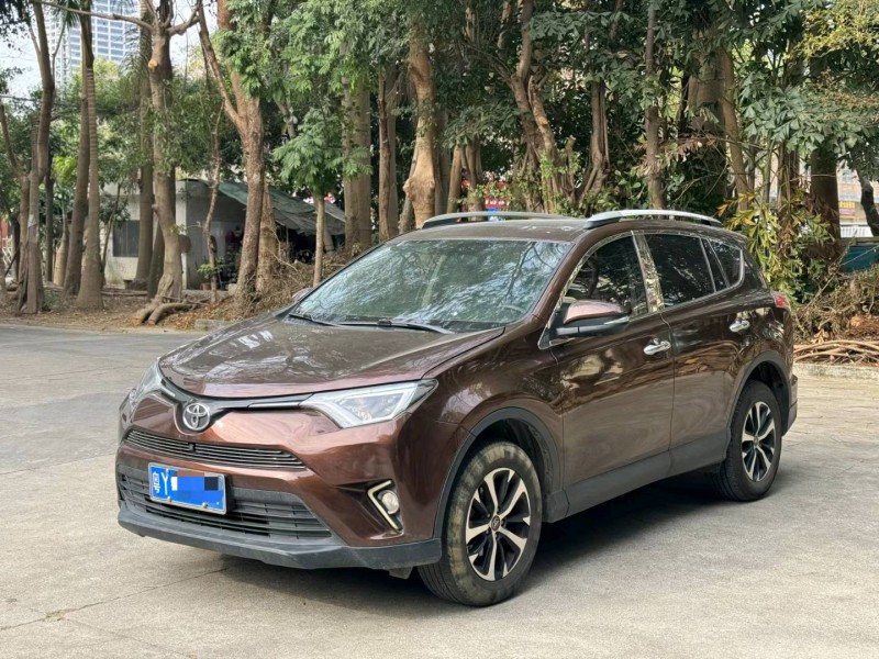 深圳17年丰田RAV4荣放2