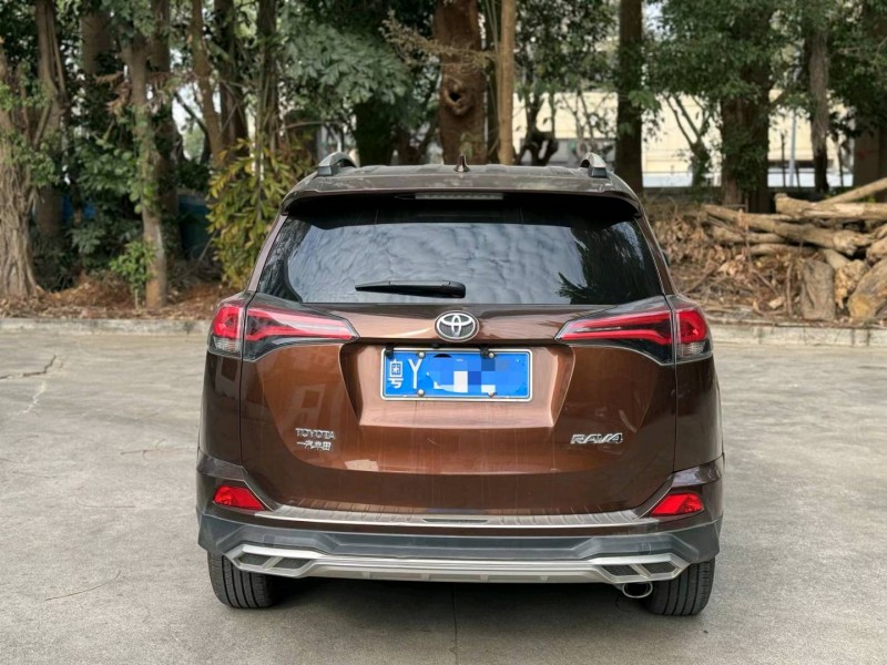 深圳17年丰田RAV4荣放4