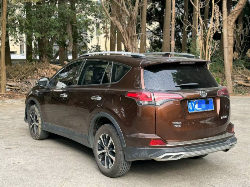 深圳17年丰田RAV4荣放6