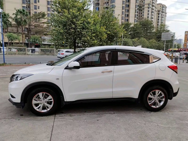 珠海16年本田缤智3