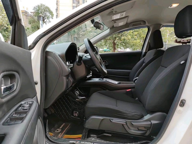 珠海16年本田缤智7