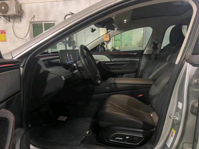 深圳23年小鵬汽車p75