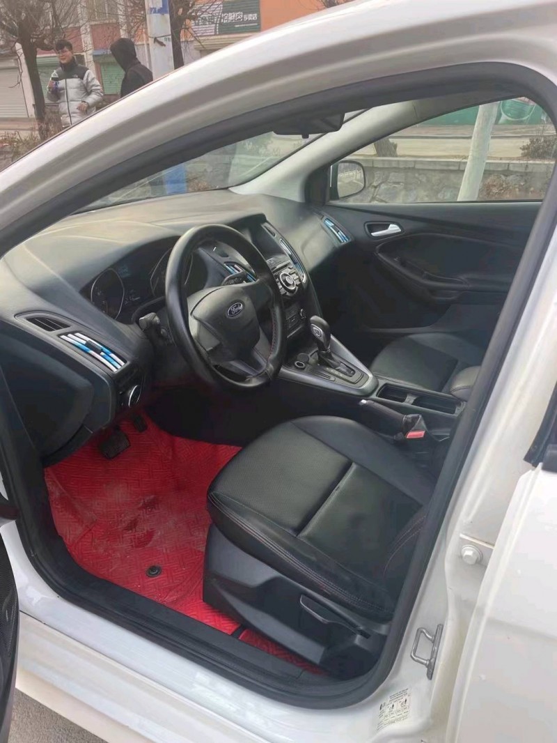 东营18年福特福克斯4