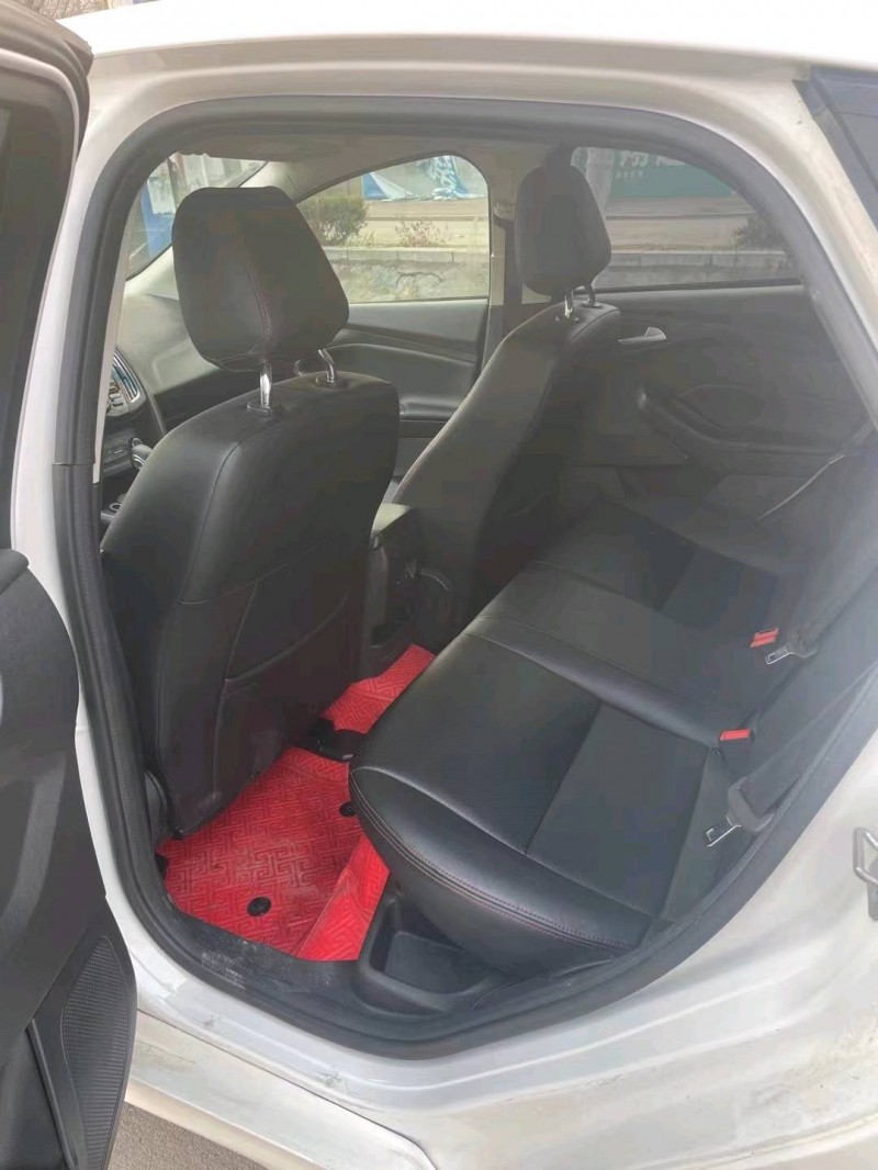 东营18年福特福克斯5