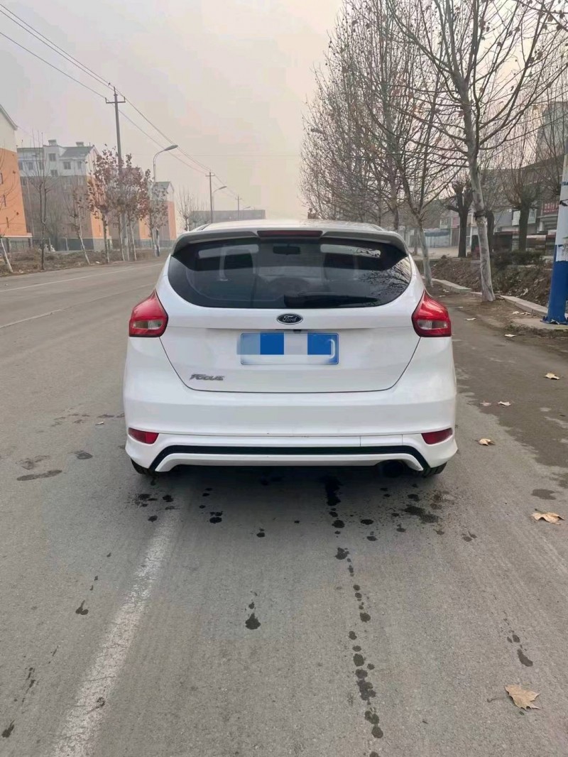东营18年福特福克斯9