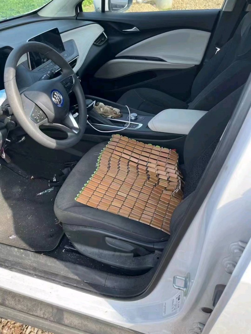 嘉兴23年别克velite63