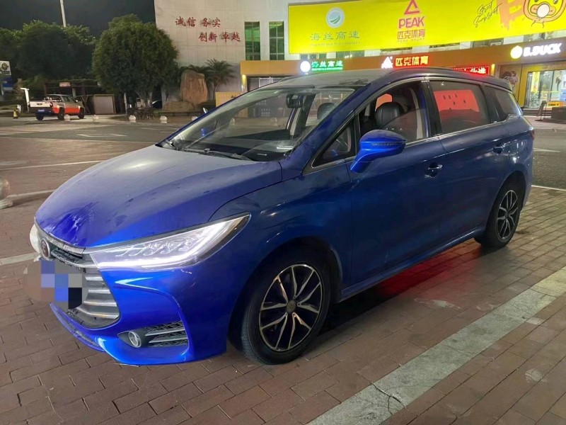 廈門18年比亞迪宋MAX2