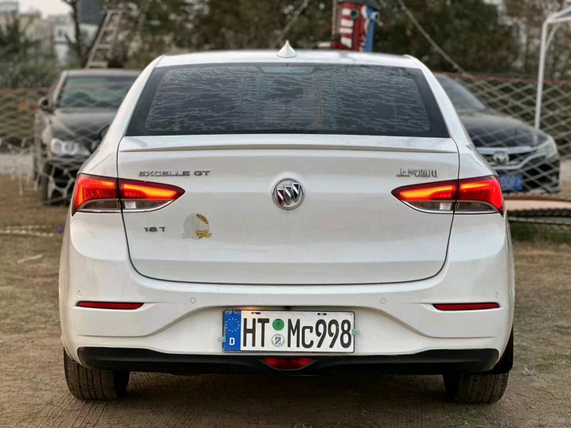 汕头18年别克英朗9