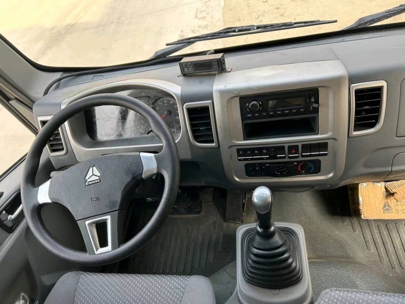 濟南23年卡車系列重汽豪沃5
