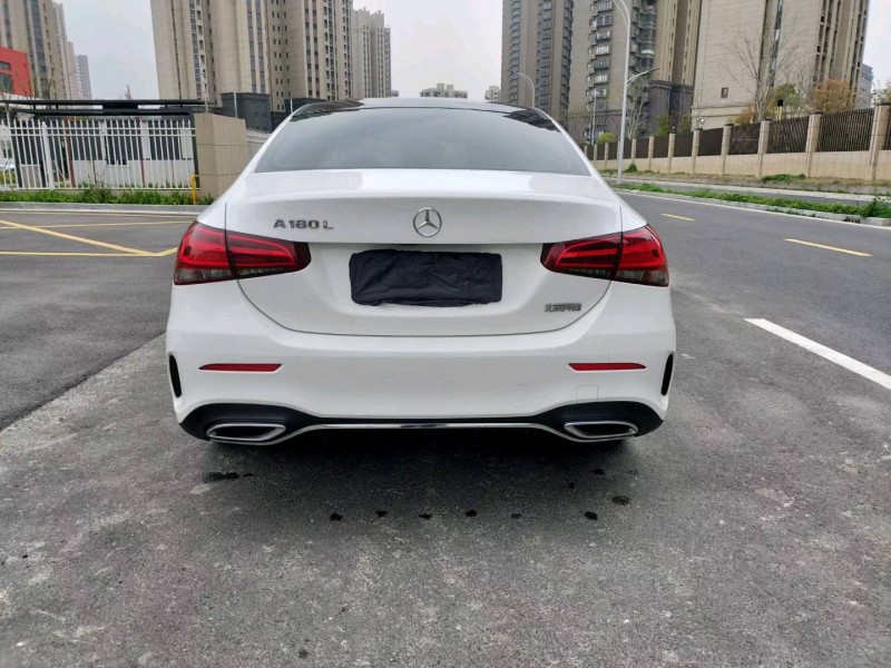 苏州21年奔驰A7
